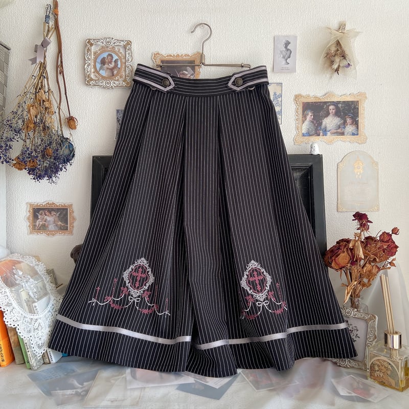axes femme あつこ スカート2点 セール】カードル刺繍サス付タックスカート（スカート）｜axes
