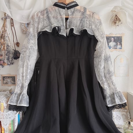ROJITA 花柄シアースリーブフレアーワンピース