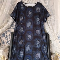 Enchantlic Enchantilly 猫の王女達の肖像画カットソー