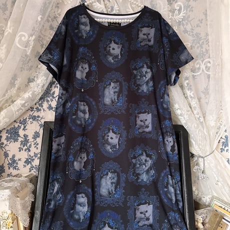 Enchantlic Enchantilly 猫の王女達の肖像画カットソー