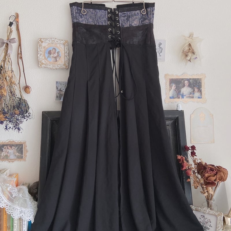 QutieFrash ドラゴン刺繍 黒白フリルミニスカート QutieFrash ドラゴン刺繍 黒白フリルミニスカート QutieFrash 黒スカート