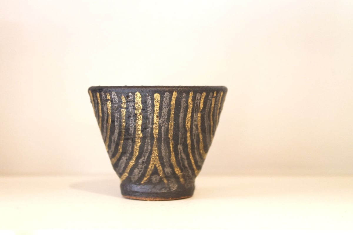 沖縄 山田真萬氏 金銀彩 ぐい呑 やちむん ギャラリー山田