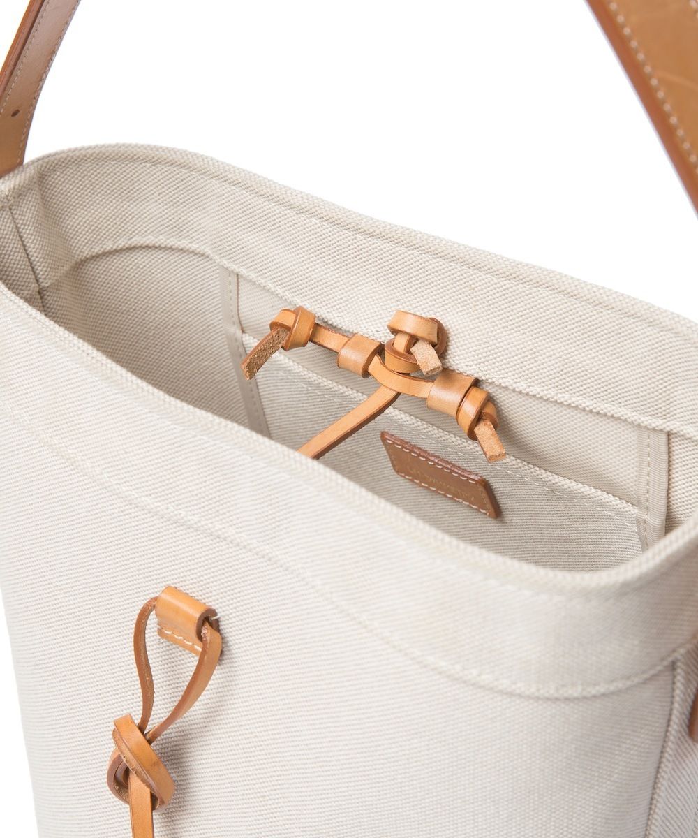 UN-SYMMETRY】TOTE BAG／アンシメトリー バケツ型トートバッグ | CAN
