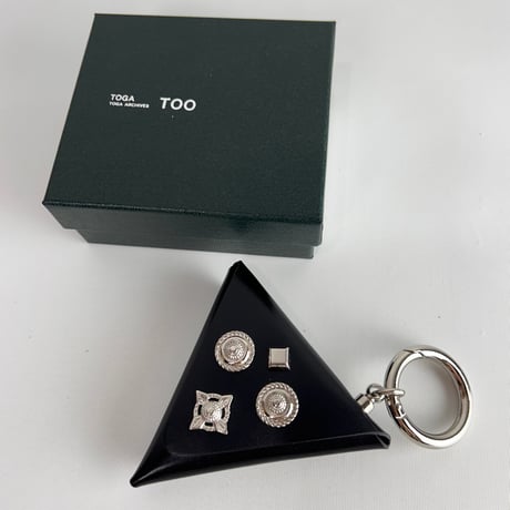TOGA TOO  / Triangle charm VIVI