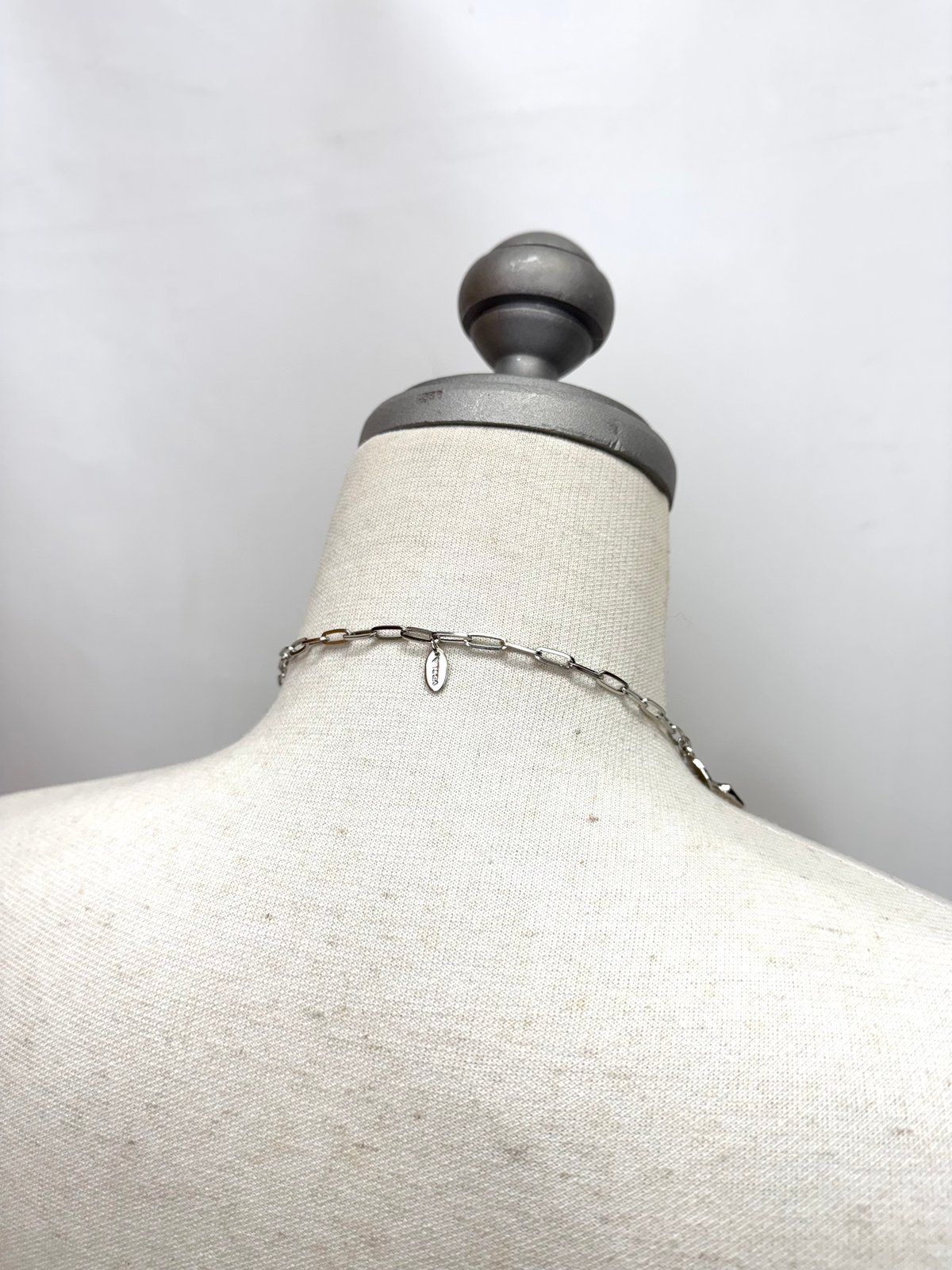 TOGA TOO / Metal motif loop tie | glitter ON