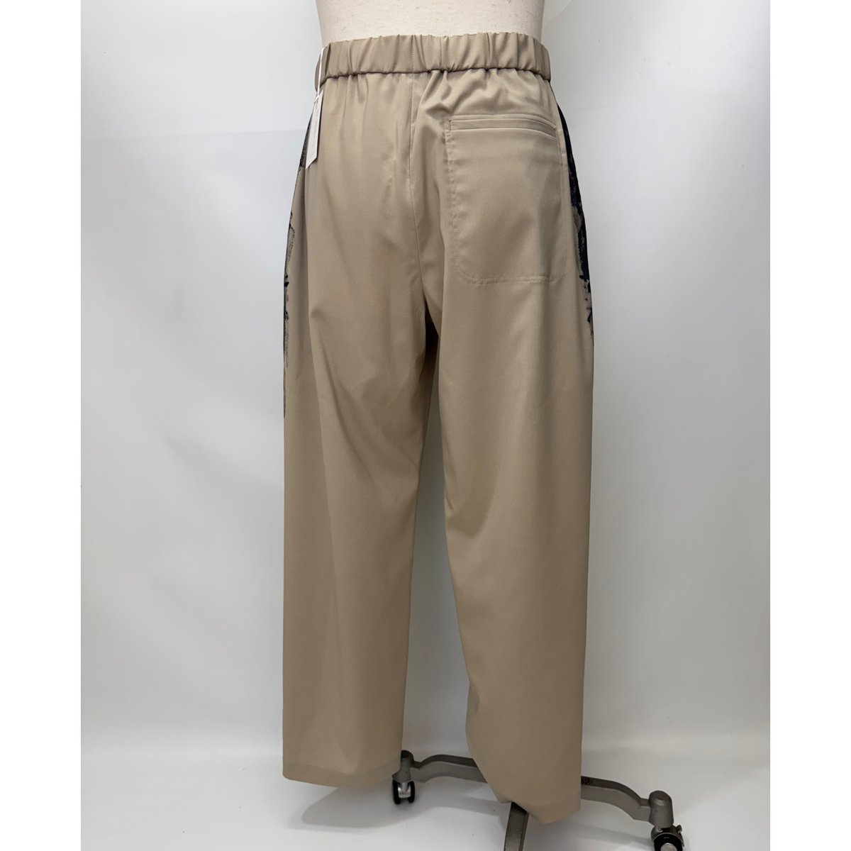 パンツ soe Painted Line Trousers Painted Line Trousers（スラックス）｜soe（ソーイ）の