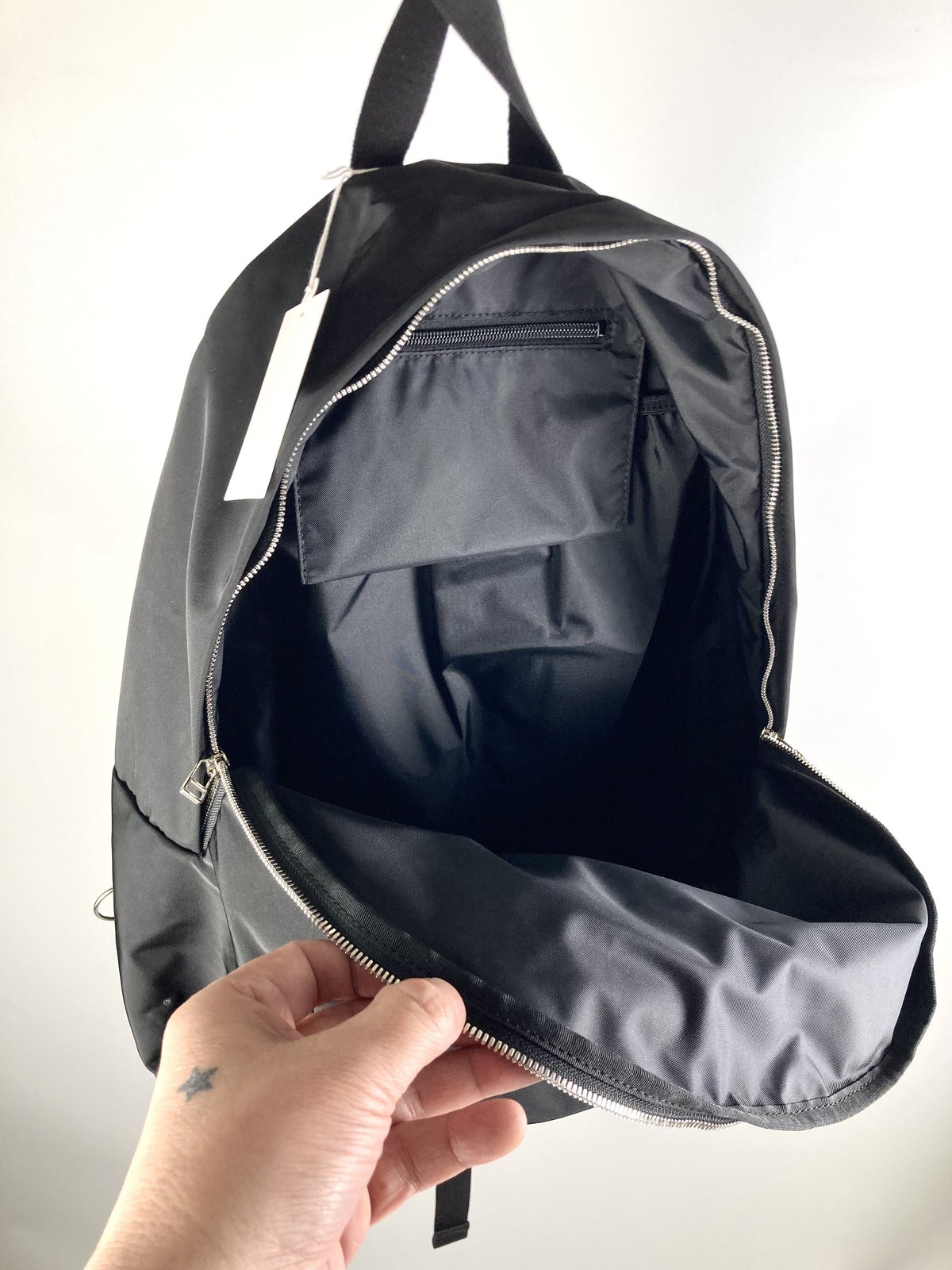 SOE READY TO WEAR ワンショルダーバックパック Narrenschiff:【本日再販】soeのワンショルダーバックパックSolotex
