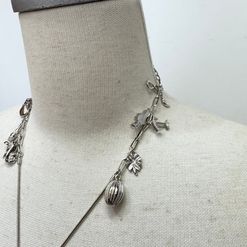 TOGA TOO / Metal motif loop tie | glitter ON