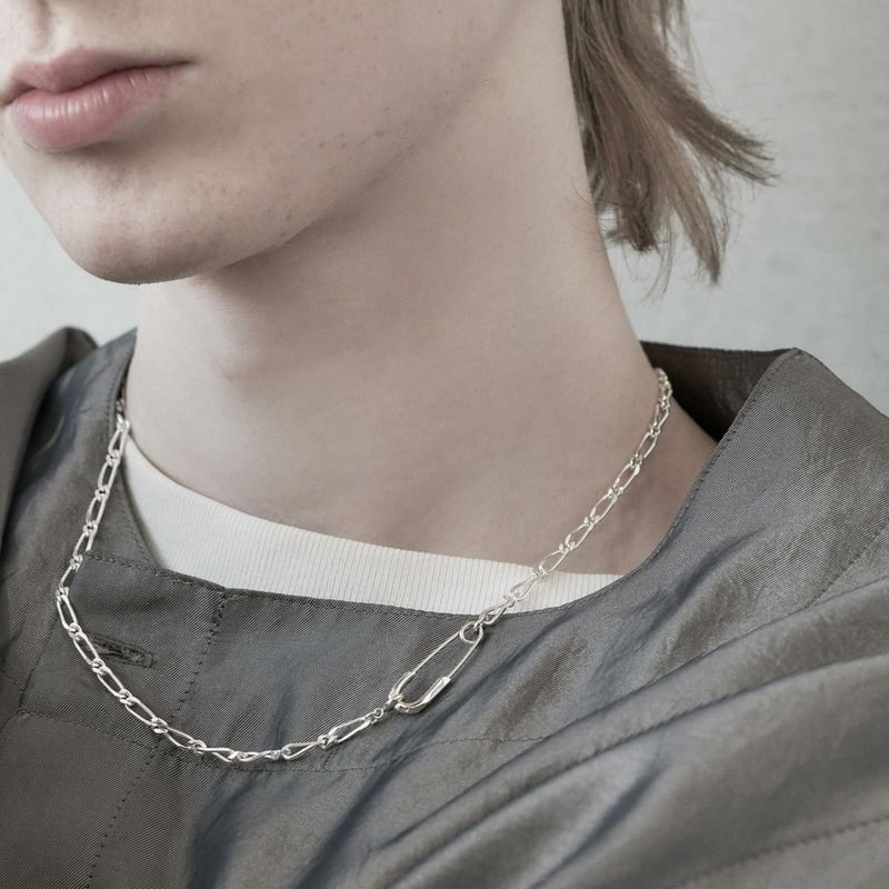 GARNI / Safety Pin Bracelet | glitter ONLINE S