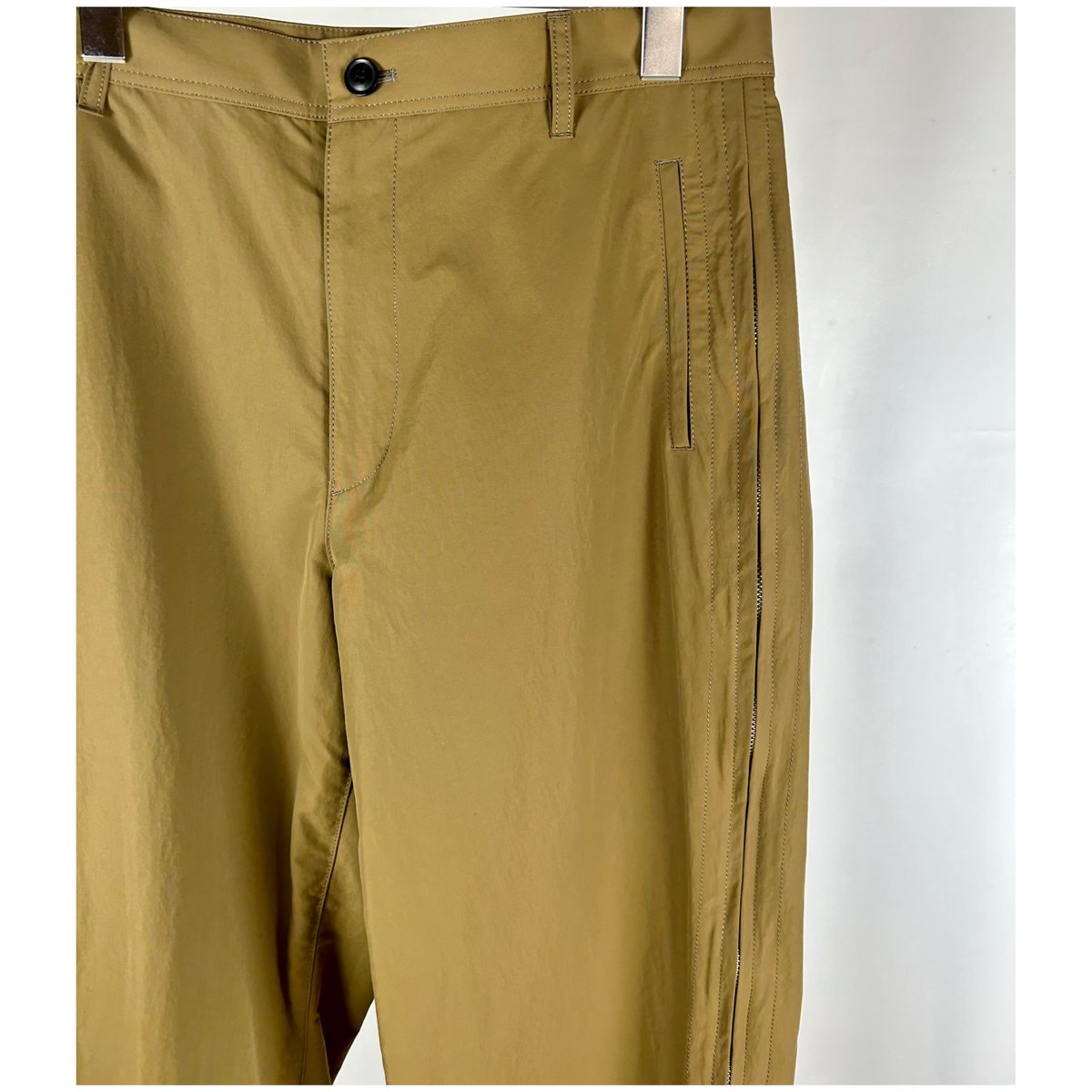 TOGA virilis / NYLON TAFFTA PANTS | glitter ON