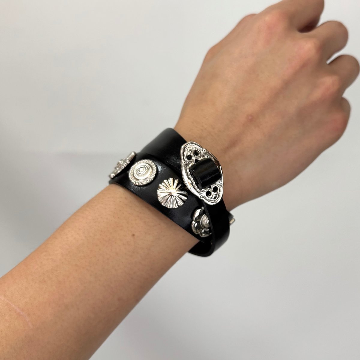 TOGA TOO /Double Leather Bangle | glitter ONL