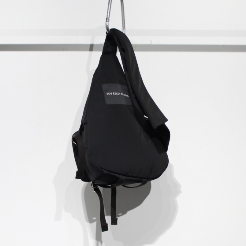 soe READY TO WEAR / Triangle Bag solotex | g