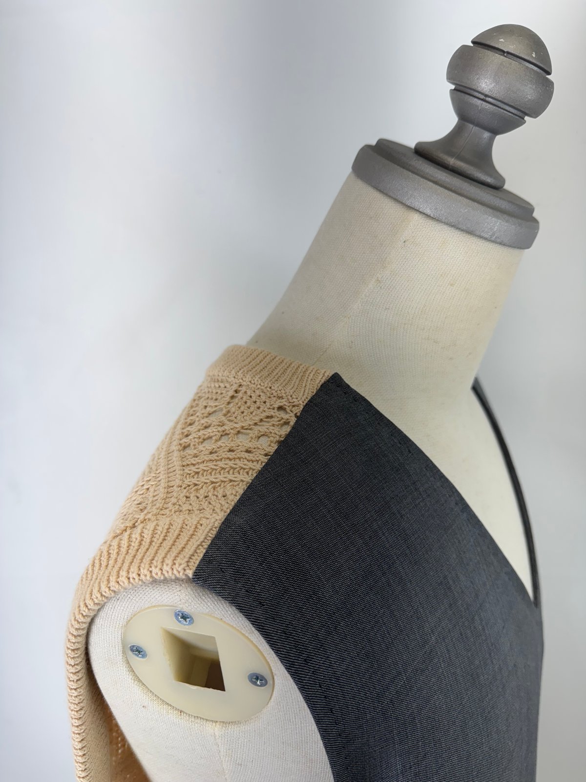 TOGA virilis/ Polyester wool vest | glitter ON