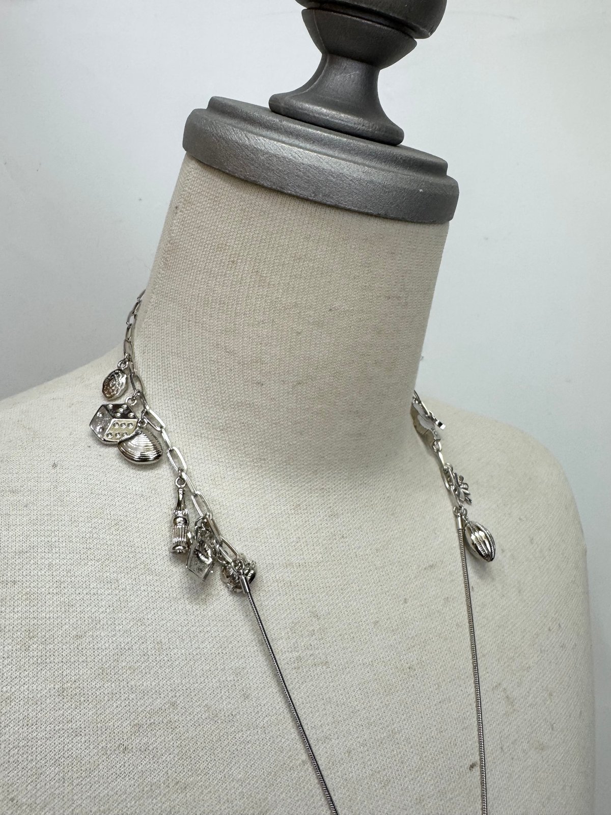 アクセサリー toga pulla silver loop tie Metal loop tie small(FREE SILVER): TOGA: WOMENS｜ STUDIOUS ONLINE