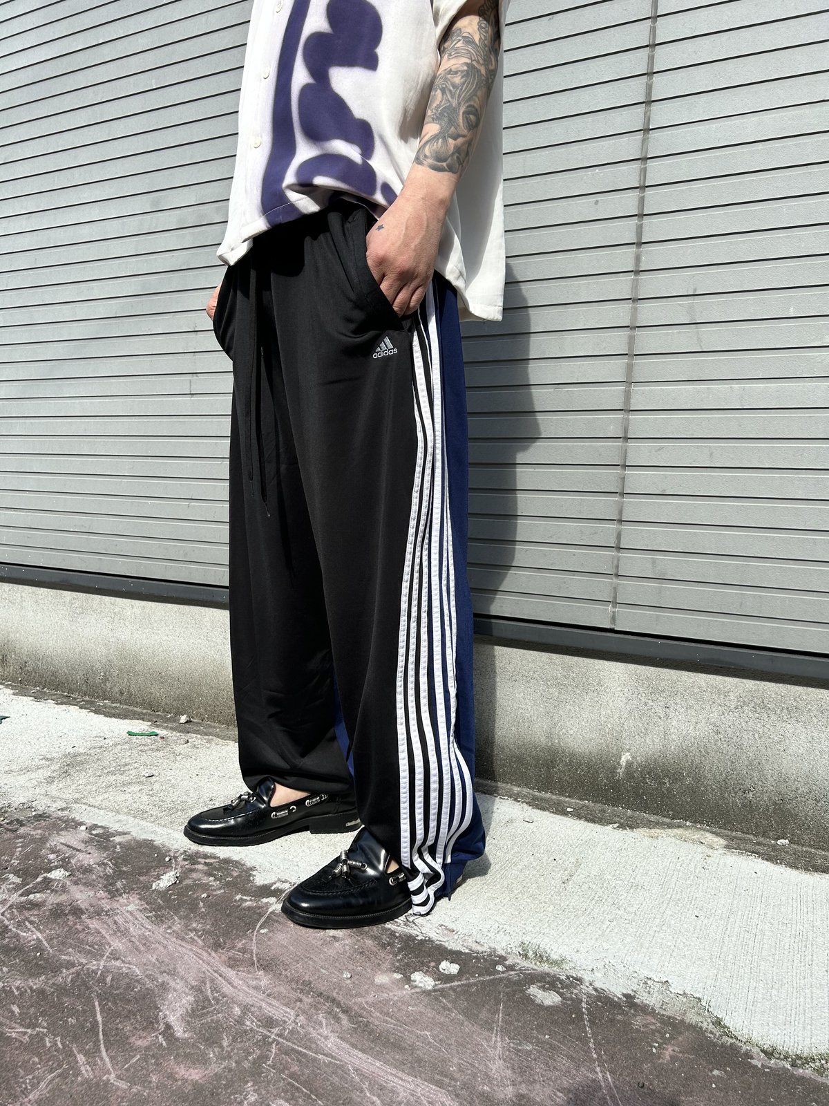 メンズDiscovered リメイク トラックパンツ adidas - その他