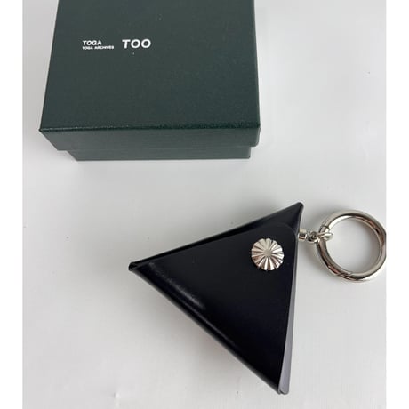 TOGA TOO  / Triangle charm VIVI