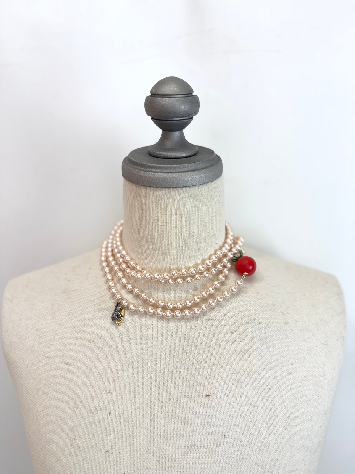 DOUBLET / FOOD SAMPLE PEARL NECKLACE | glitter