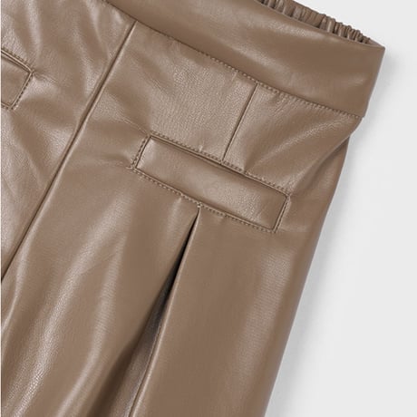 〈mayoral〉Synthetic leather shorts (beige) ※KIDS