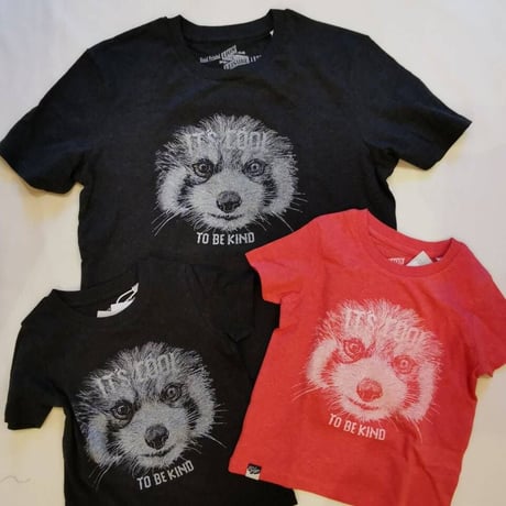 〈LION of LEISURE〉"Red Panda" t-shirts (Charcoal  gray) ※JUNIOR