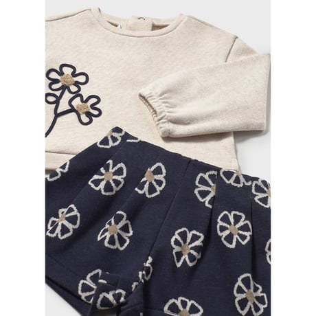 〈mayoral〉pullover and shorts (beige) ※BABY