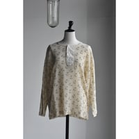 TOUJOURS / fine  cotton gaze pigment floral print cloth big Henley neck shirt