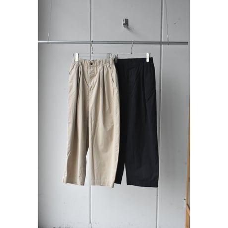TOUJOURS /  garment dye cotton stretch gabardine cloth 2 in -pleat baggy chinos