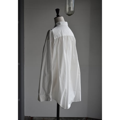 TOUJOURS / washed  cotton poplin cloth back gathered  shirt