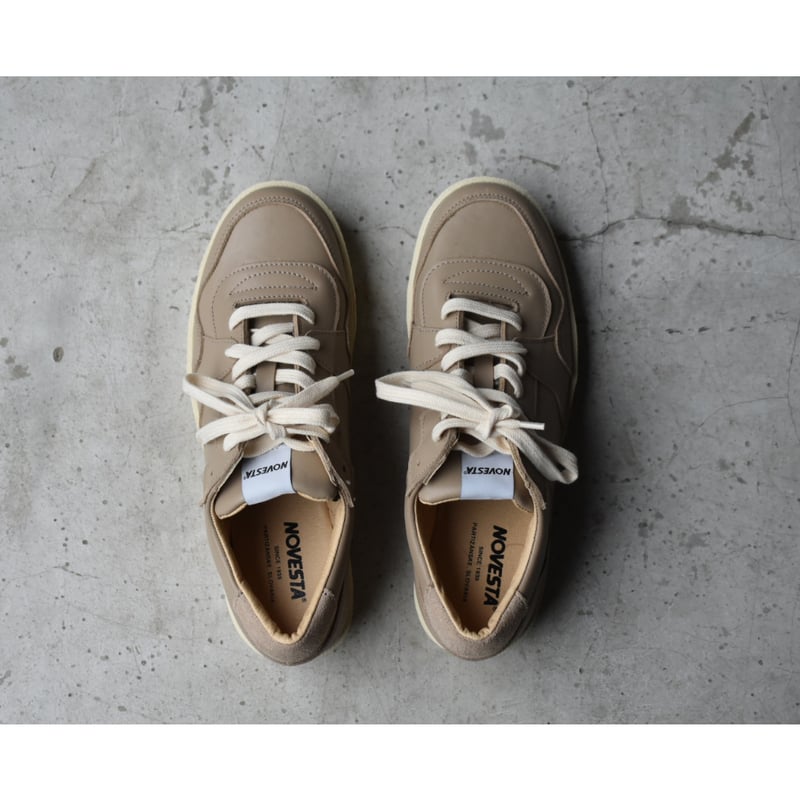 ノヴェスタ ITOH ATHLETIC スニーカー UK6 ベージュ ノヴェスタ ITOH ATHLETIC スニーカー UK6 ベージュ