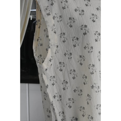TOUJOURS / fine  cotton gaze pigment floral print cloth pocket big tank shirt