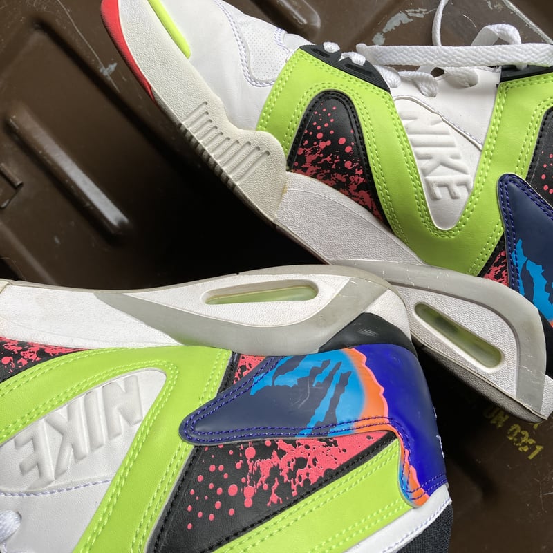 Nike air sales tech challenge low