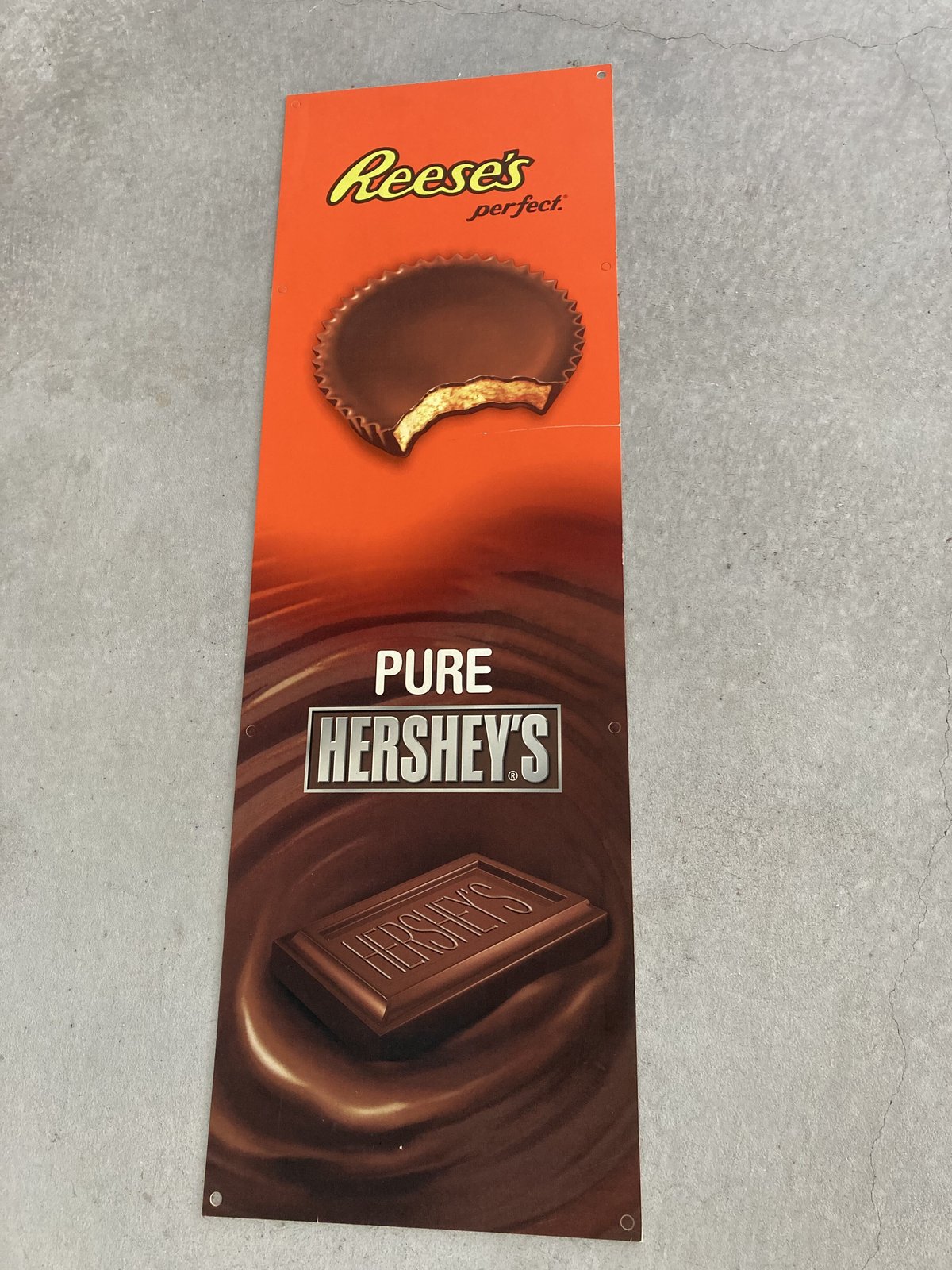 REESE'S CHOCOLATE BIG SIGN | WEST MAPS