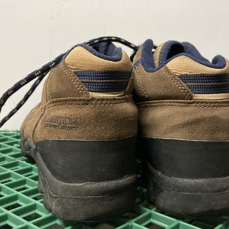 COLUMBIA HIKING BOOTS