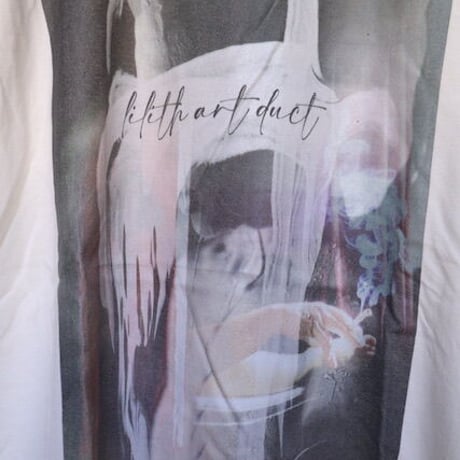SKIN graphic T-shirt natural XS 23-06-11 [lilith art duct]