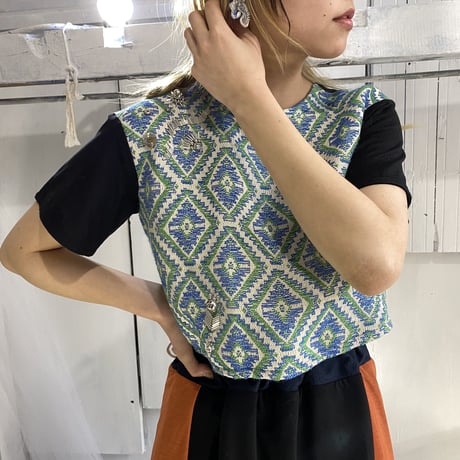 lilith art duct embroidered tops 19-5-1
