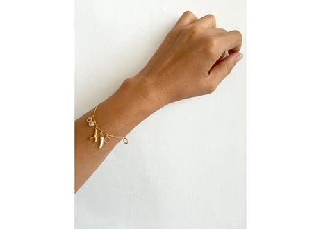 White natural coral bracelate
