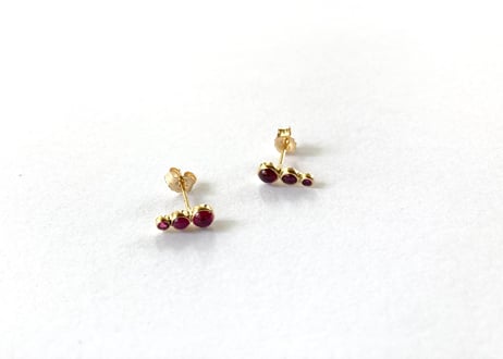 Cabochon drops / Ruby