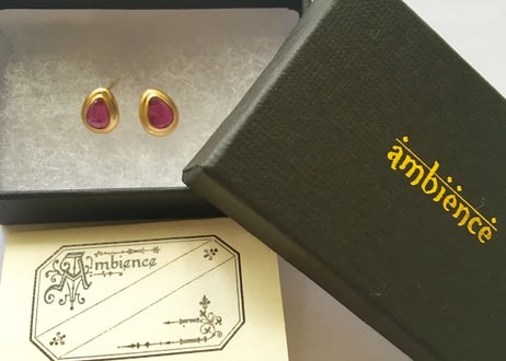 Cabosion tears ruby / pierce