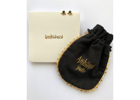 Star shine pierced earring/ Black spinel