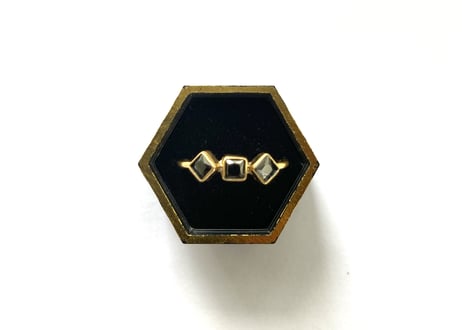 Life goes on Ring / 3 stone black