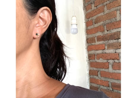Star shine pierced earring/ Black spinel