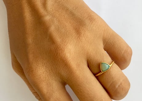 Triangle Opal / ring