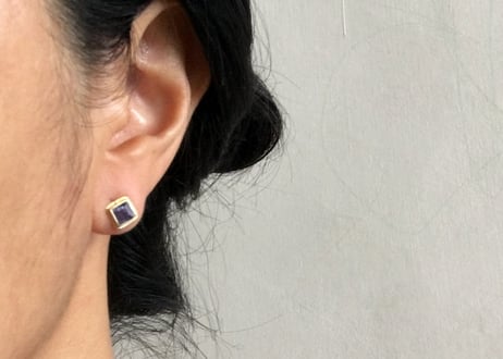 Sunmoon simple studs / iolite square