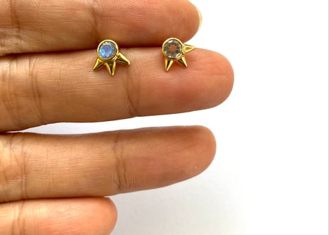 Star shine pierced earring/ Rainbow moonstone