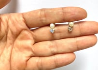 Snow White pearl pierced earring