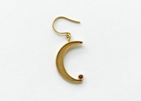 Moon Pierce / Ruby