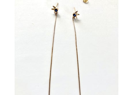 Star shine chain pierced earring / Blue sapphire