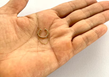Golden link ear cuff