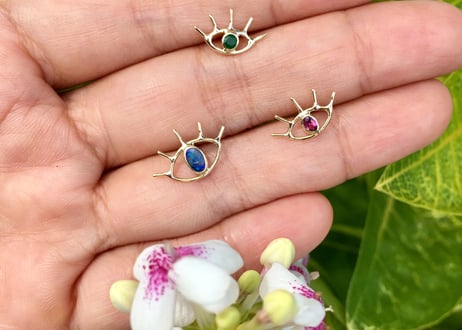 Open your eye pierce / Opal