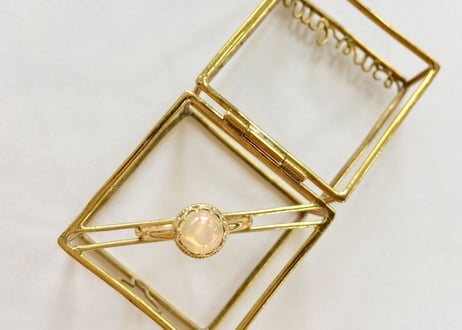 18ct Gold One of a kind * Ethiopian opal moon vintage ring*