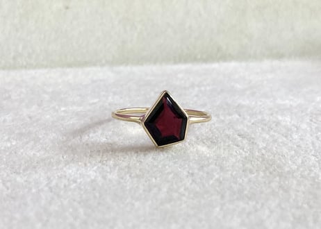 Volcom ring / Garnet